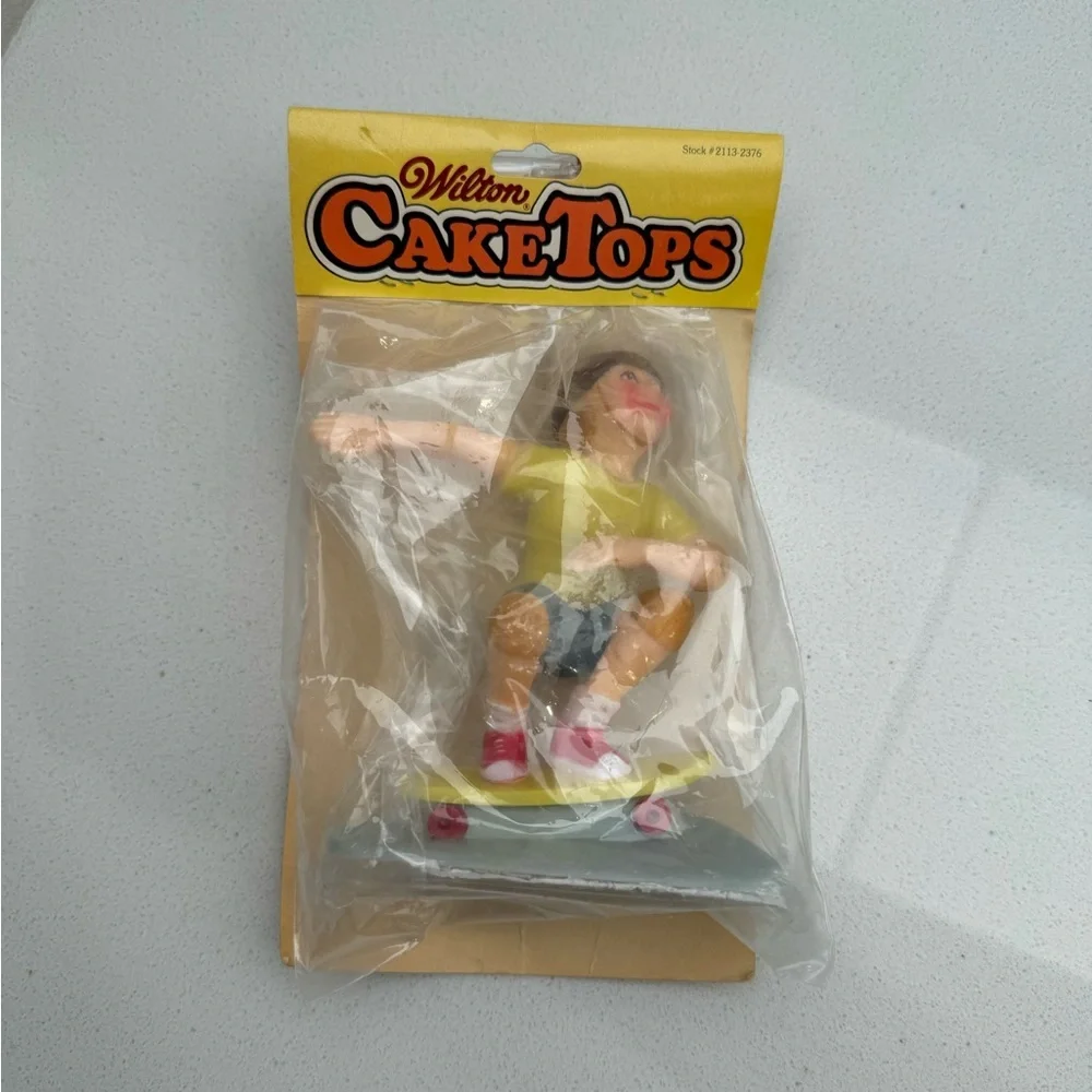 Vintage Wilton Cake Topper Skateboard Stunt Rider Skateboarder 1979 70s - Picture 6 of 10